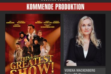 VERENA MACKENBERG ALS SWING OFF-STAGE BEI THIS IS THE GREATEST SHOW 2025